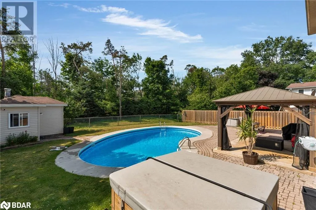 70 LILLIAN Crescent