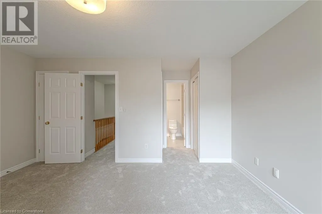 18 SUNNYCROFT Court