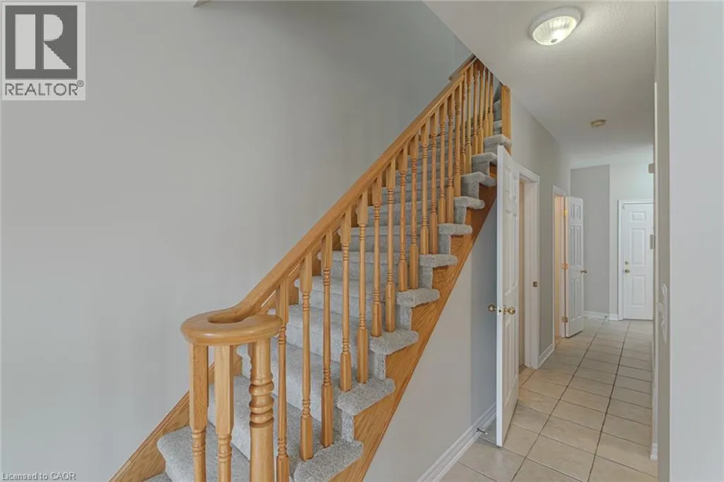 18 SUNNYCROFT Court