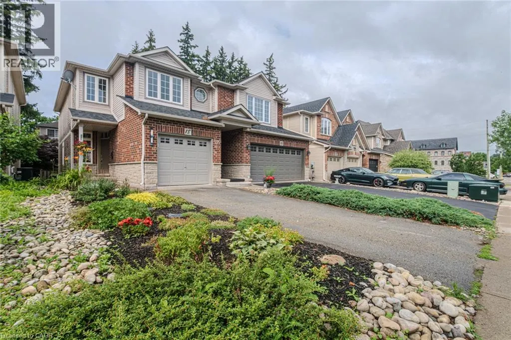 18 SUNNYCROFT Court