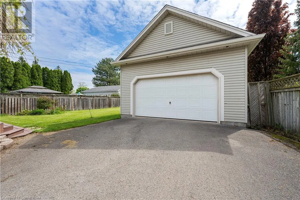 56 DUNKELD Avenue