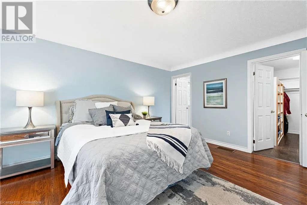 56 DUNKELD Avenue