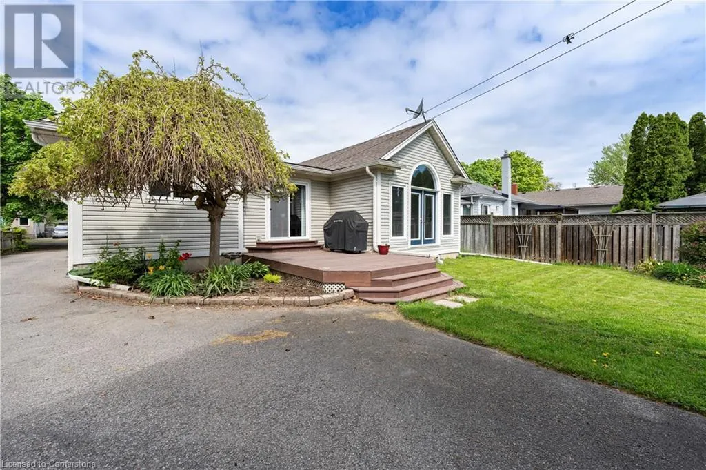 56 DUNKELD Avenue