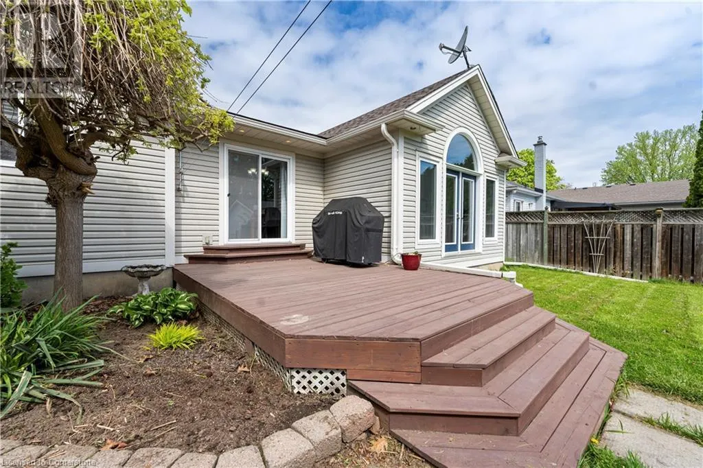 56 DUNKELD Avenue