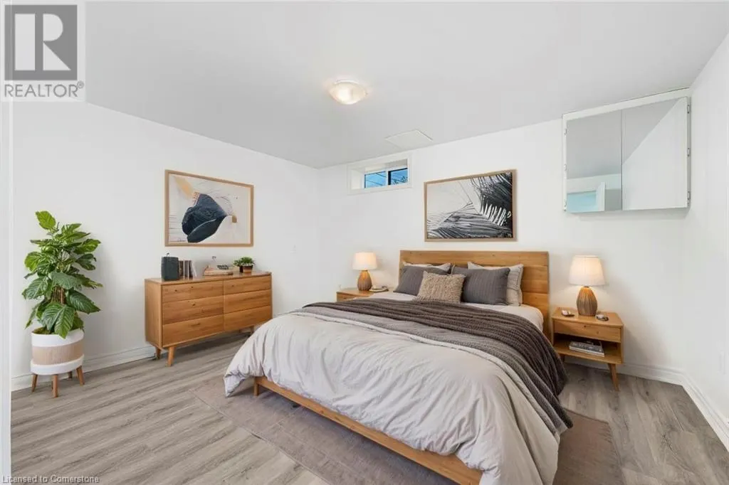 56 DUNKELD Avenue