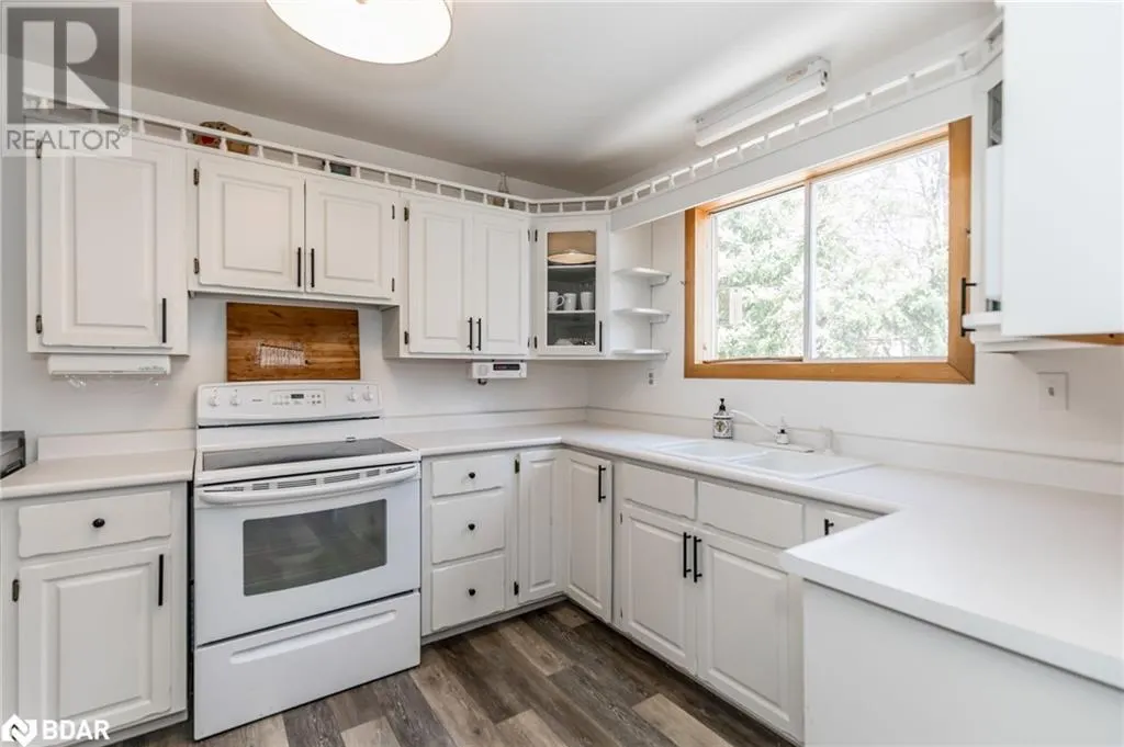 176 FARLAIN LAKE Road E