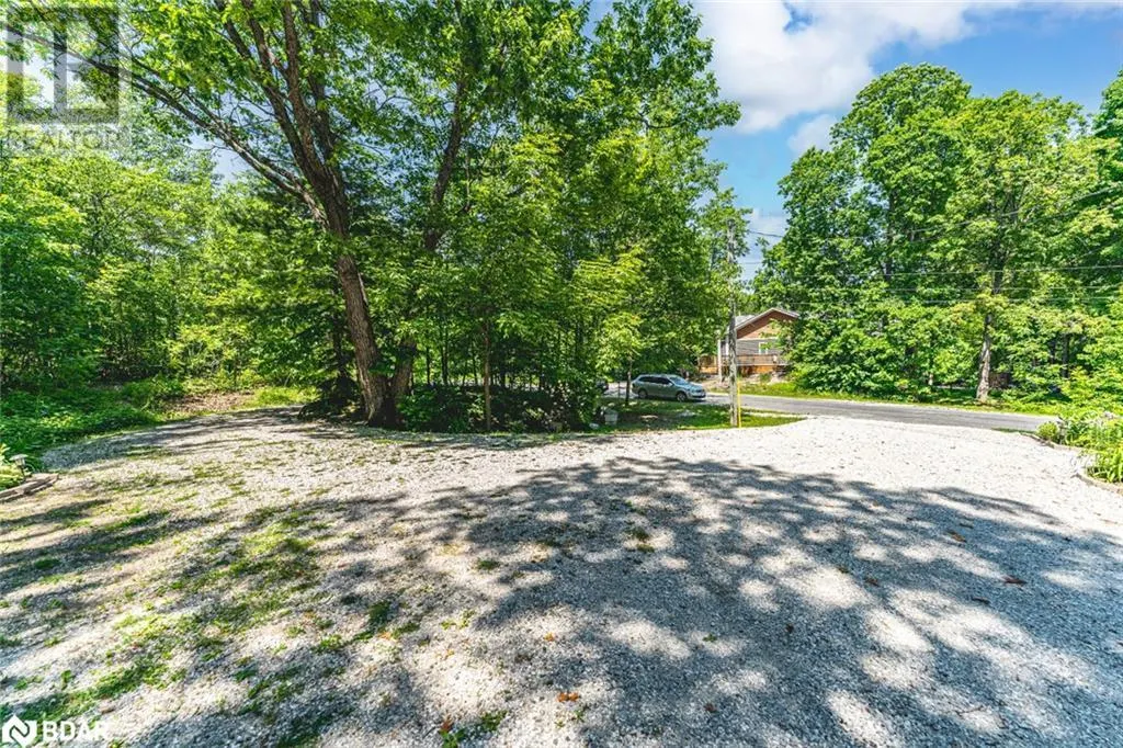 7498 ISLAND Crescent