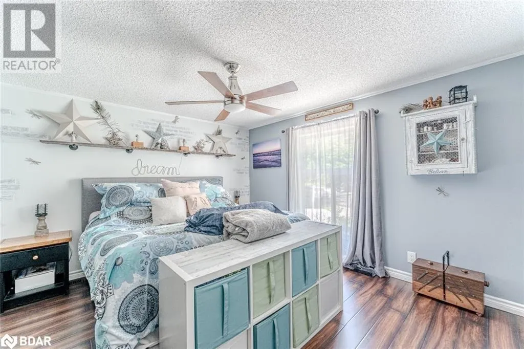 7498 ISLAND Crescent
