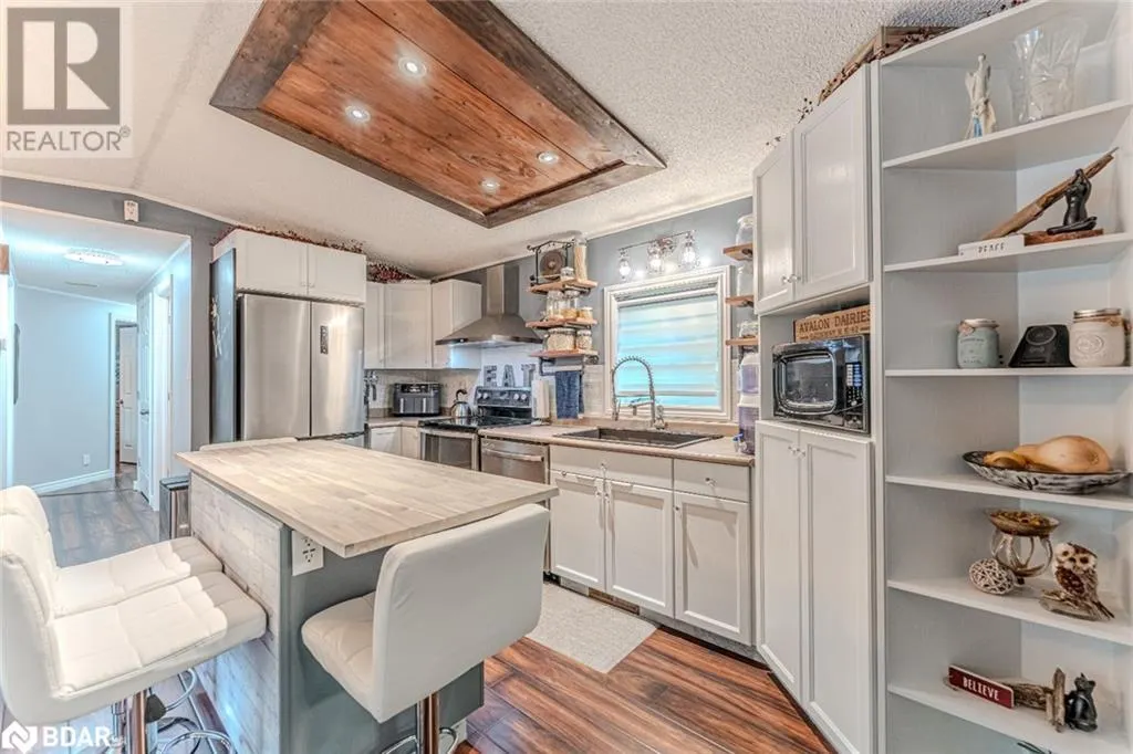 7498 ISLAND Crescent