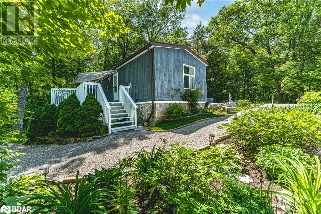 7498 ISLAND Crescent