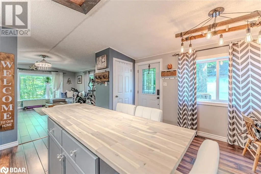 7498 ISLAND Crescent