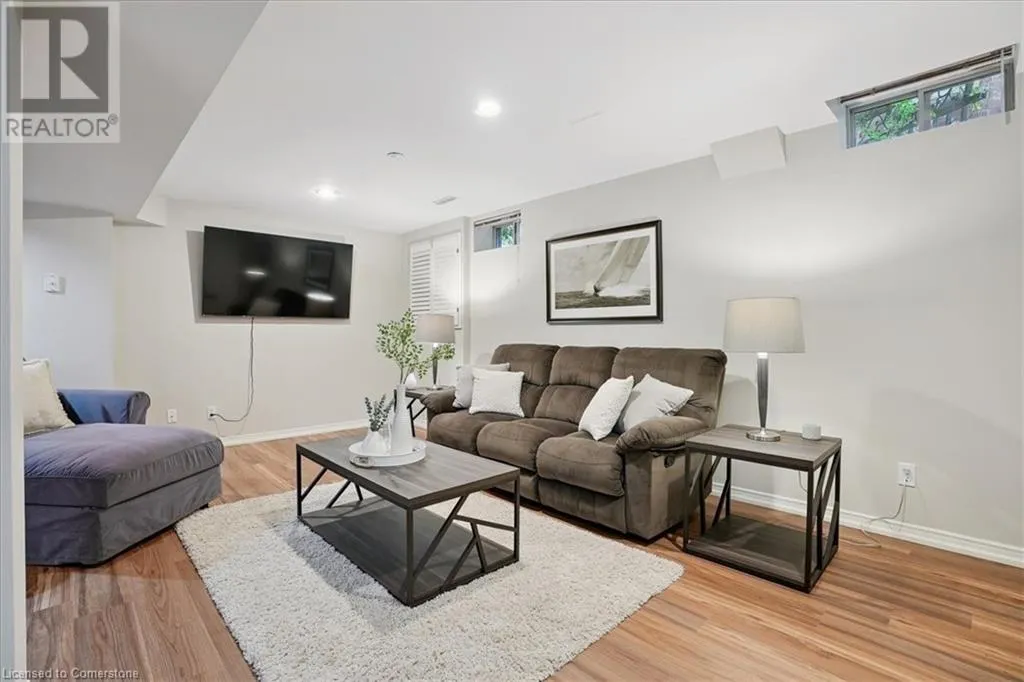 105 RIVER GLEN Boulevard