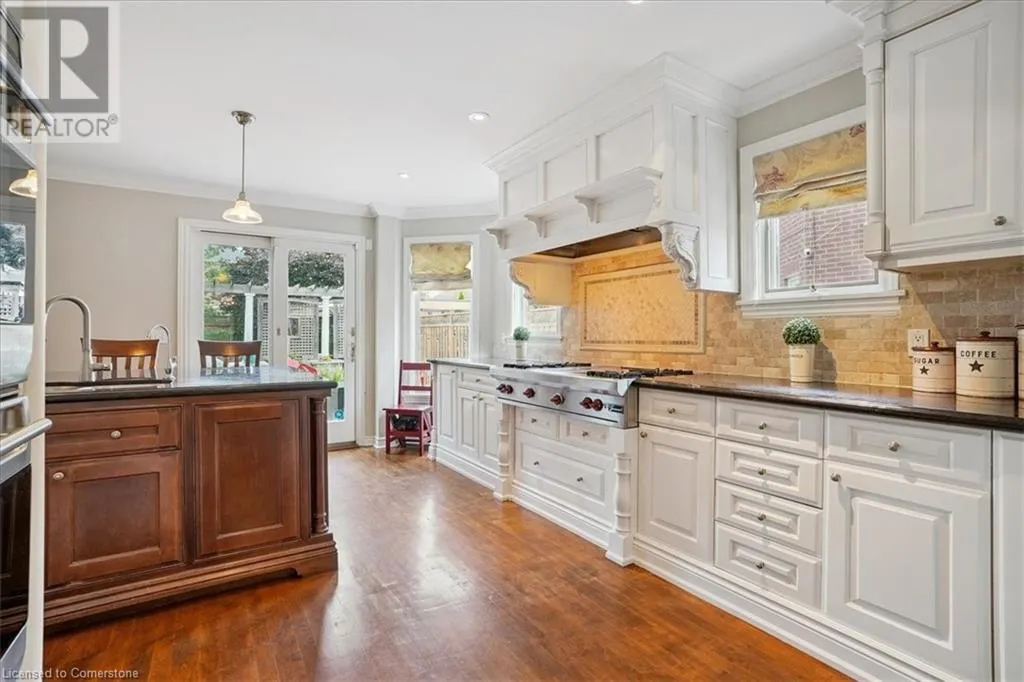 105 RIVER GLEN Boulevard