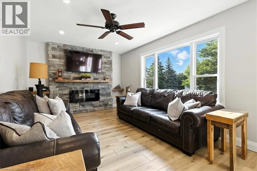 36 NOTCHWOOD Court