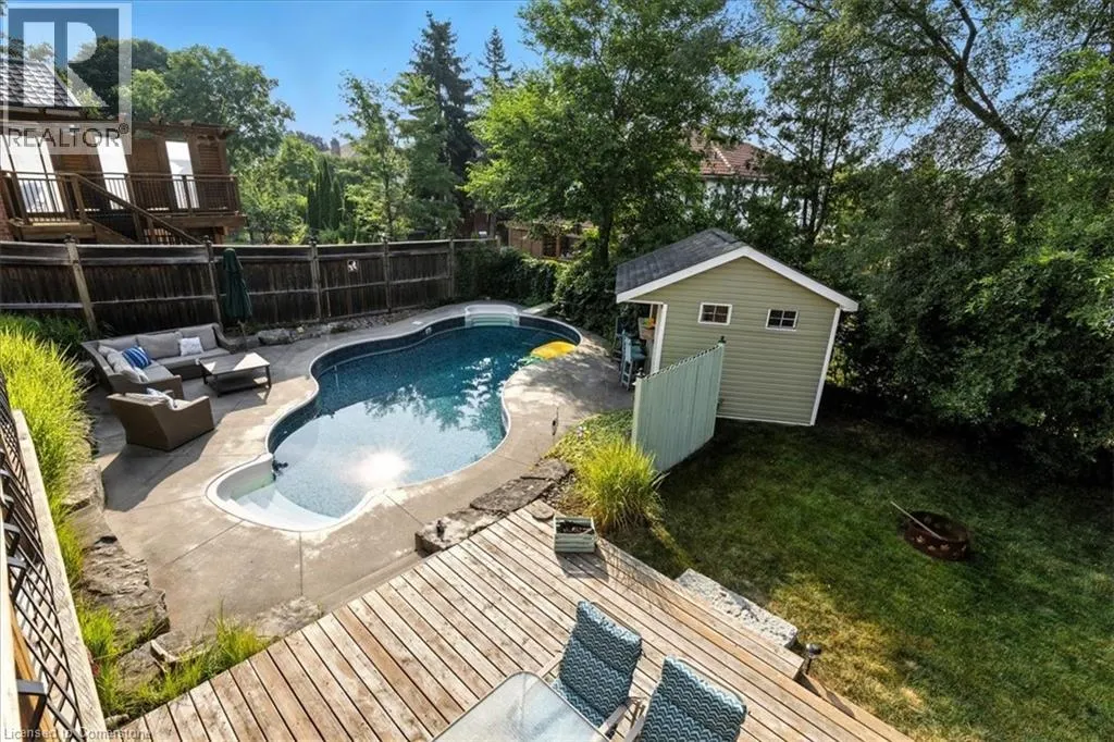 36 NOTCHWOOD Court