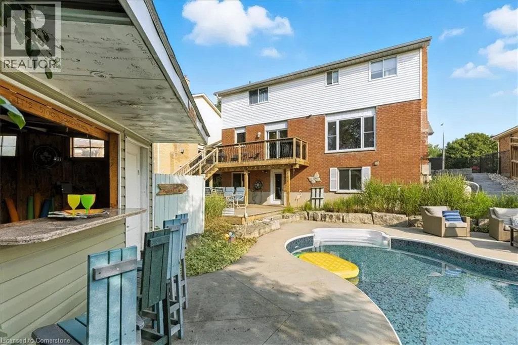 36 NOTCHWOOD Court