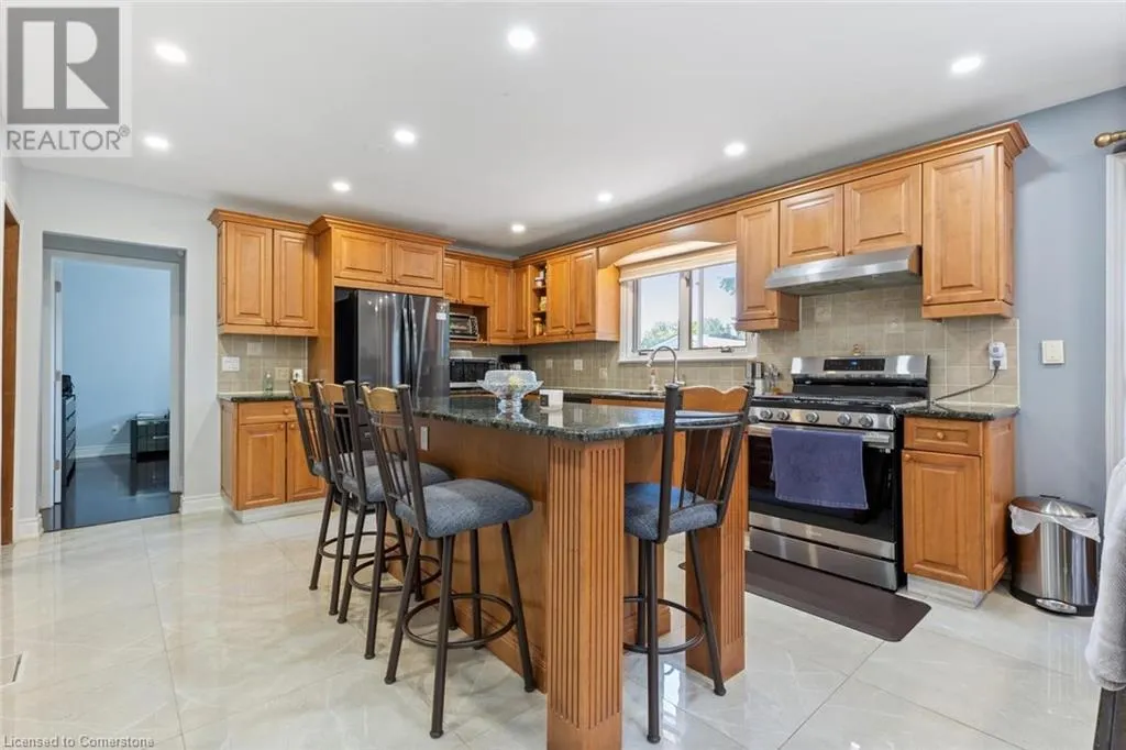 15 LOCKTON Crescent