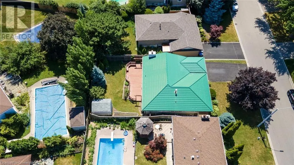 15 LOCKTON Crescent