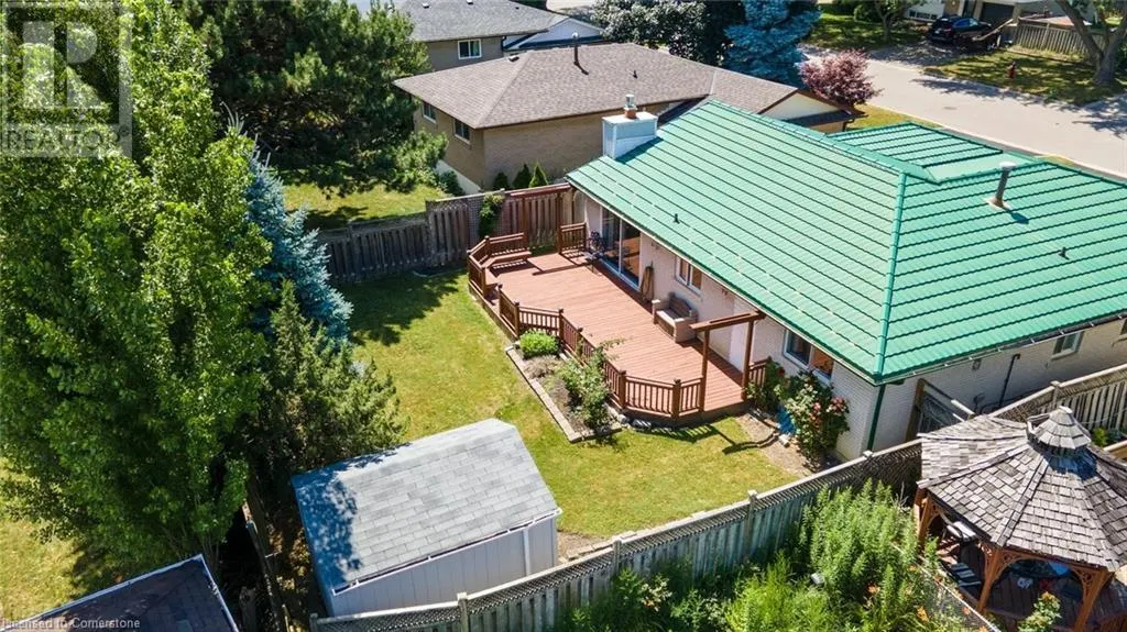 15 LOCKTON Crescent