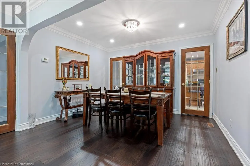 15 LOCKTON Crescent