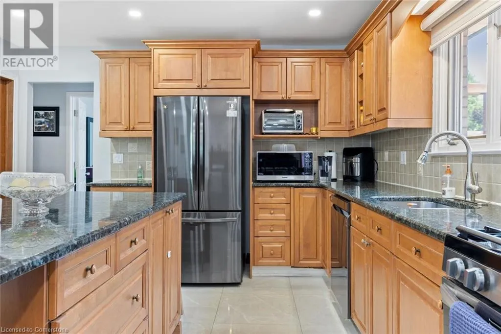 15 LOCKTON Crescent