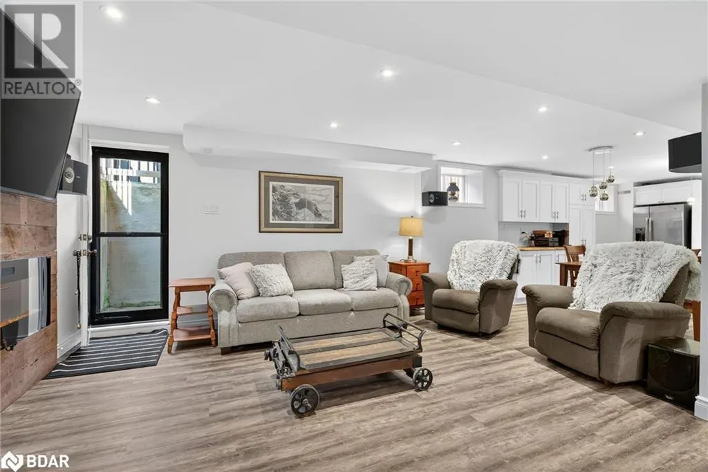 6 SUNDEW Drive
