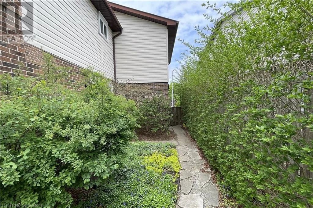 780 WOODWARD Avenue