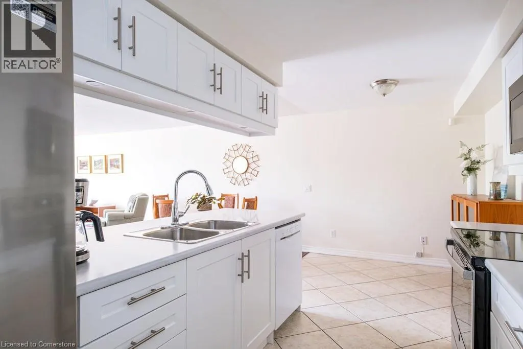 990 GOLF LINKS Road Unit# 208, #208