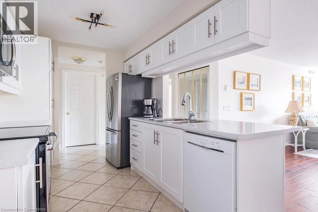 990 GOLF LINKS Road Unit# 208, #208