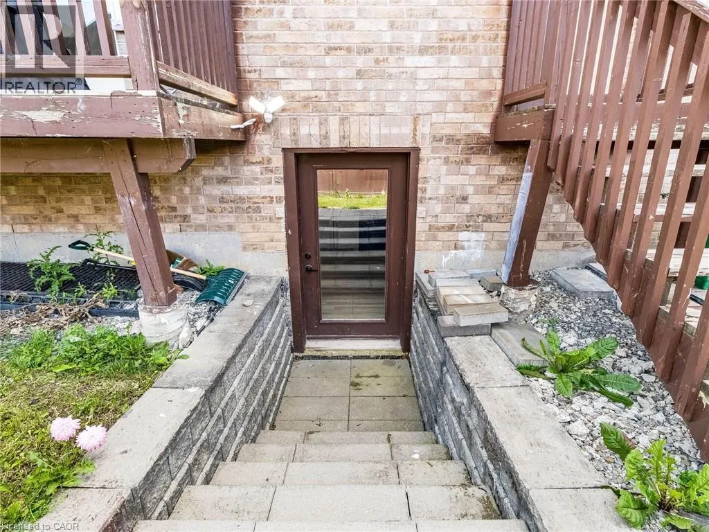 144 BLOOMSBURY Avenue