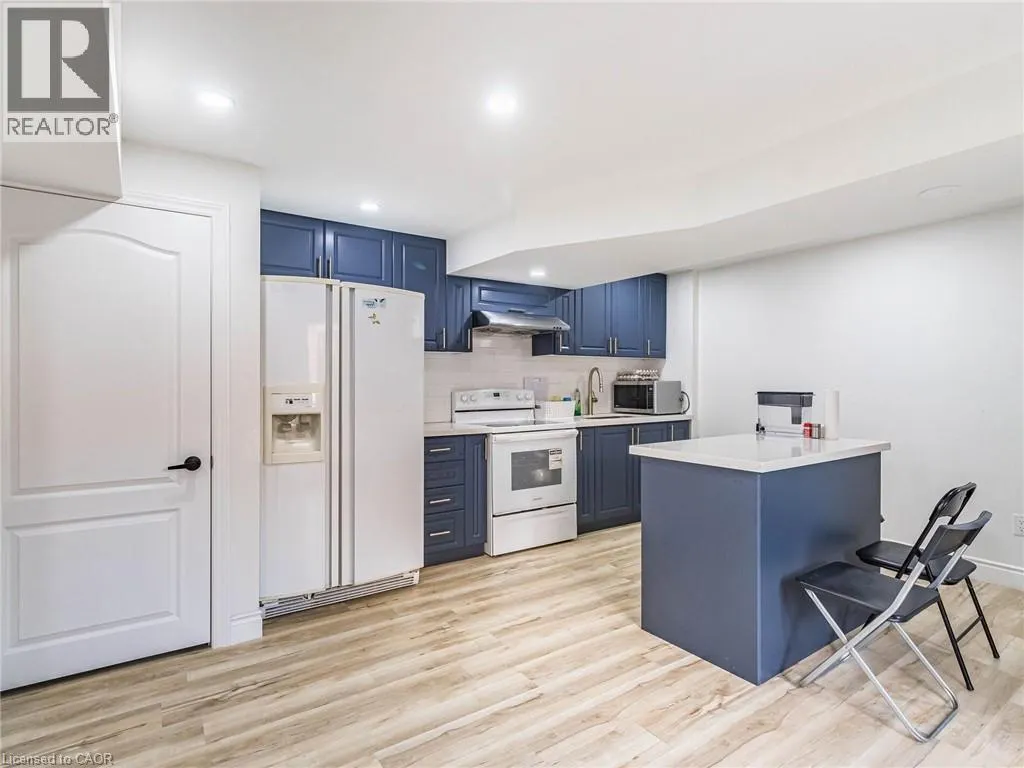 144 BLOOMSBURY Avenue