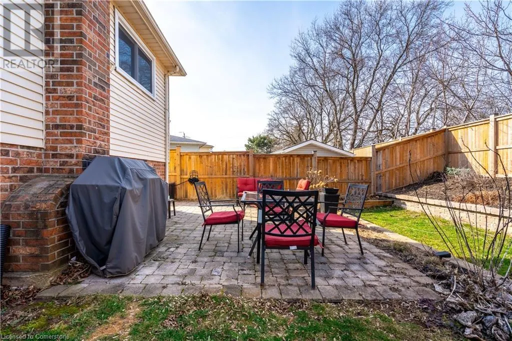 84 SANDRA Crescent