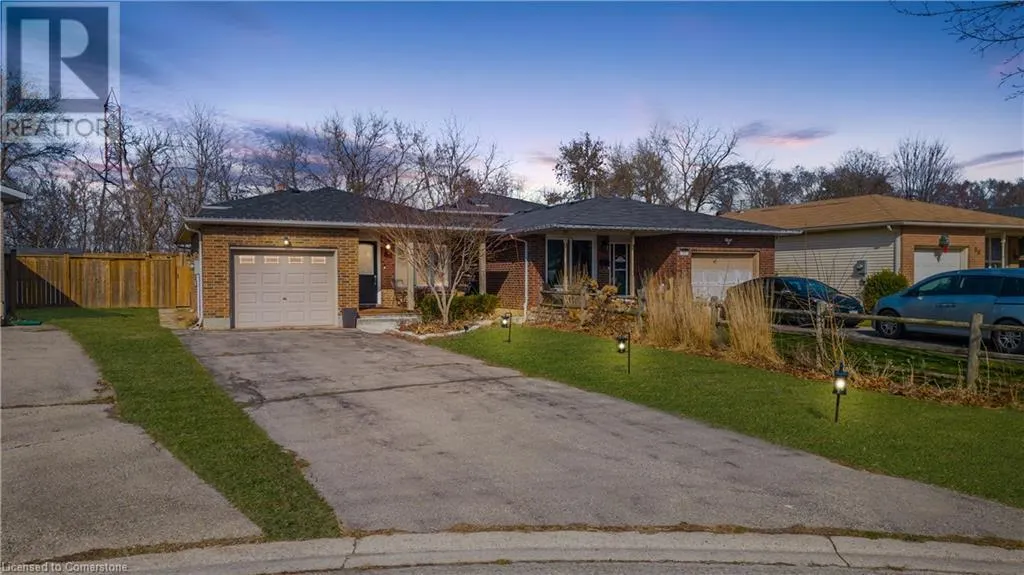 84 SANDRA Crescent