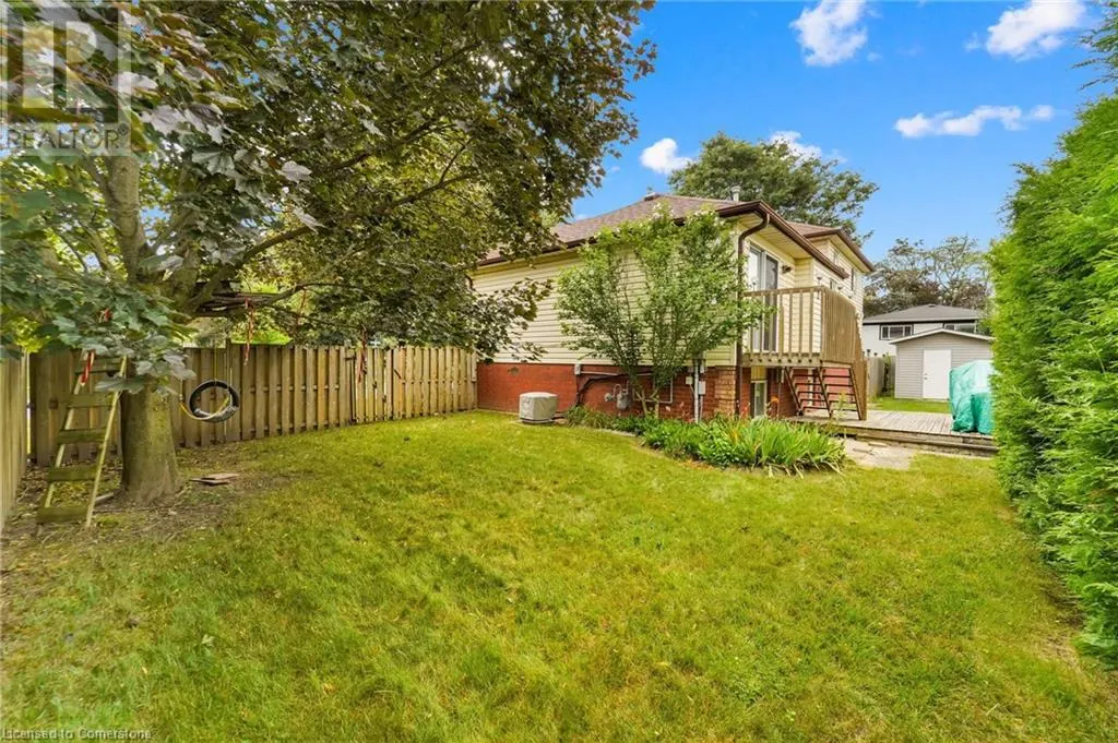 35 APPLEWOOD Drive