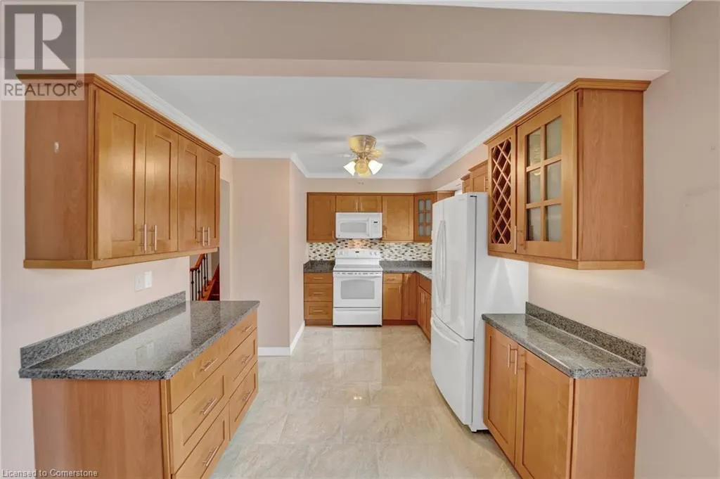 35 APPLEWOOD Drive