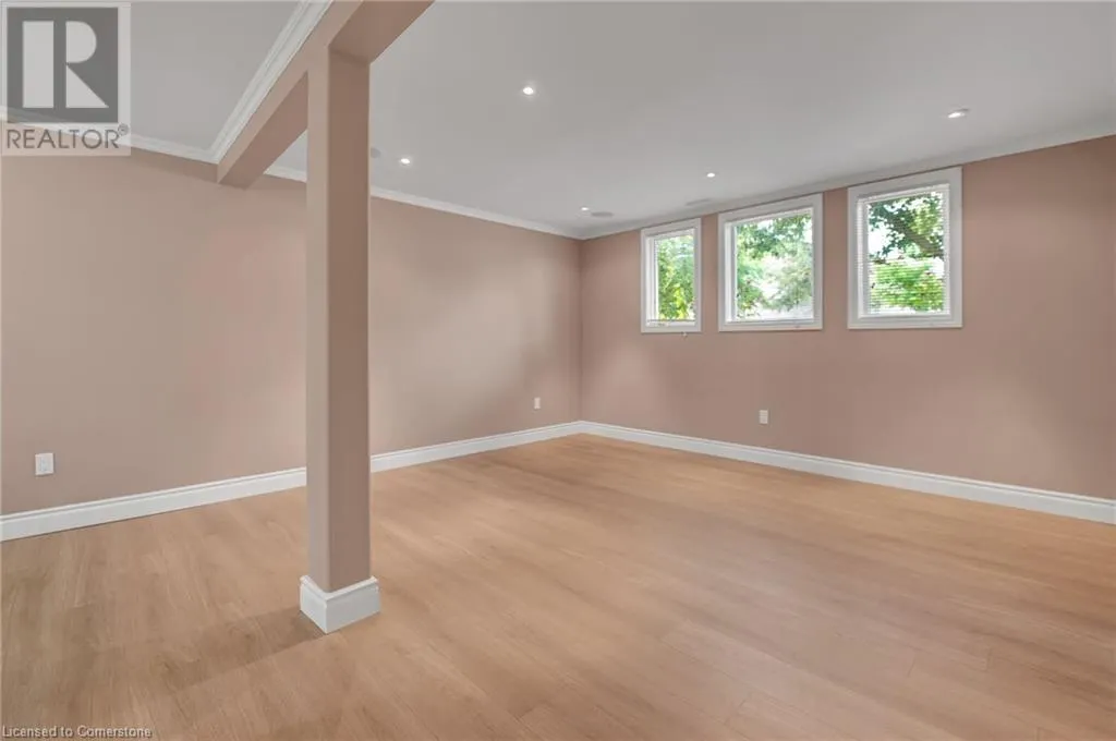 35 APPLEWOOD Drive