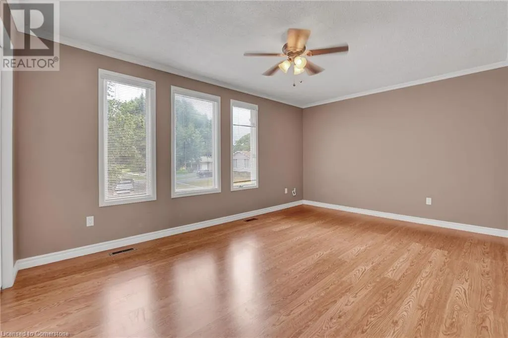 35 APPLEWOOD Drive