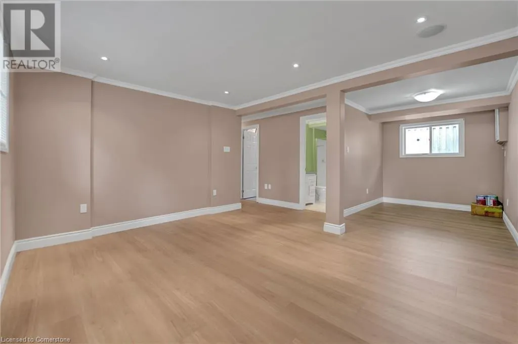 35 APPLEWOOD Drive