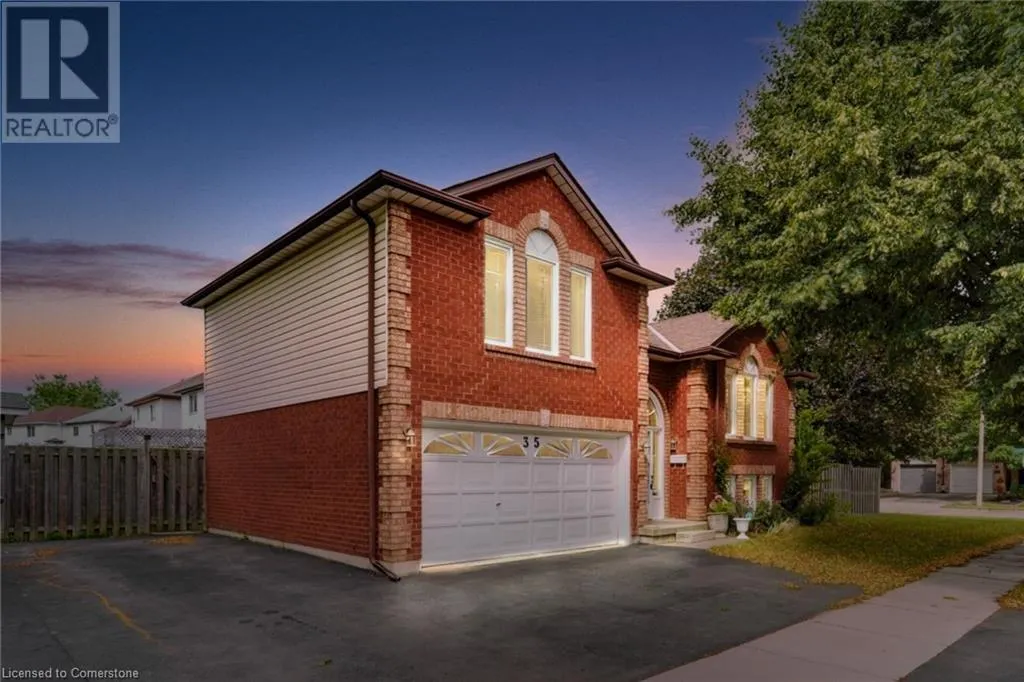 35 APPLEWOOD Drive