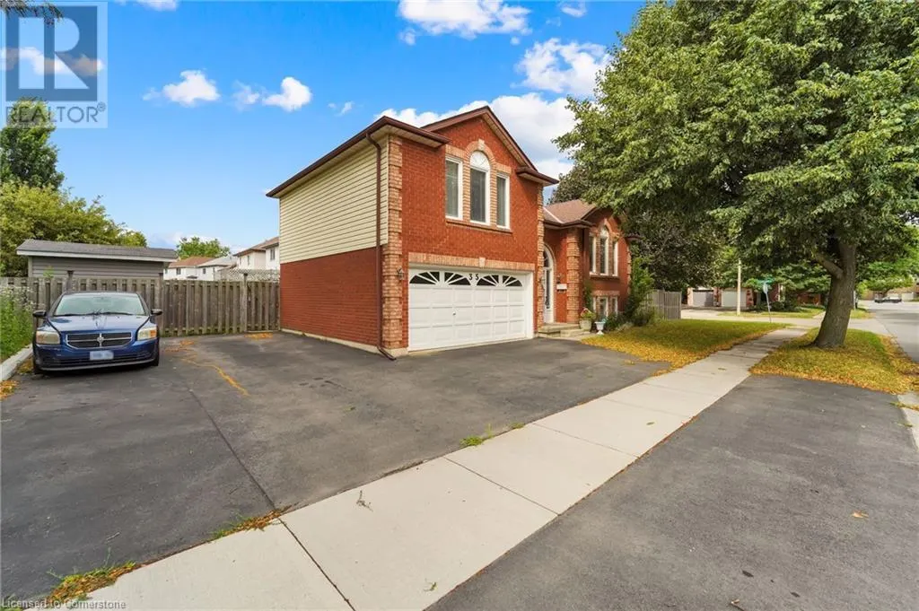 35 APPLEWOOD Drive