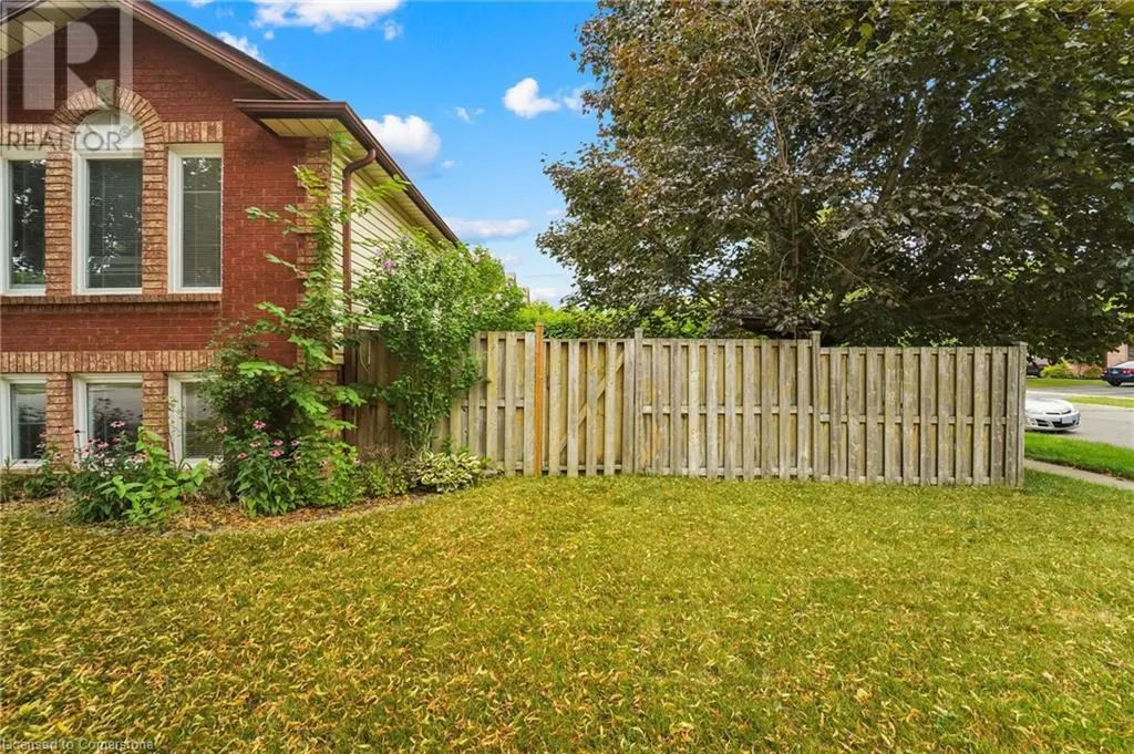 35 APPLEWOOD Drive