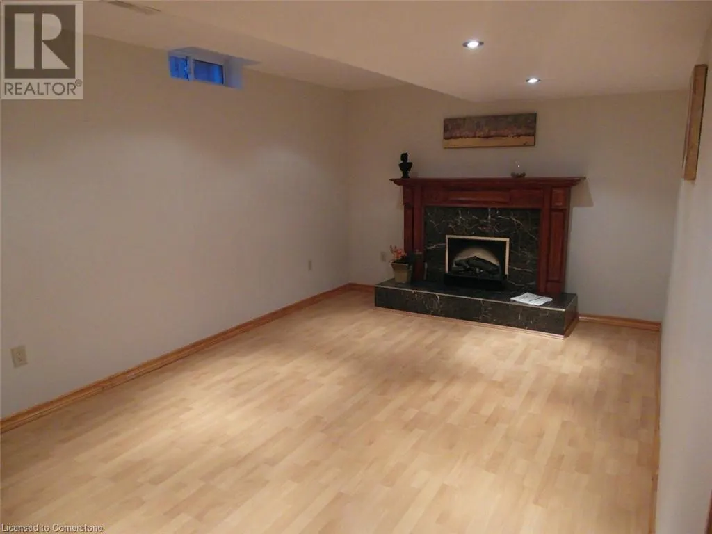 2289 DUNFOREST Crescent