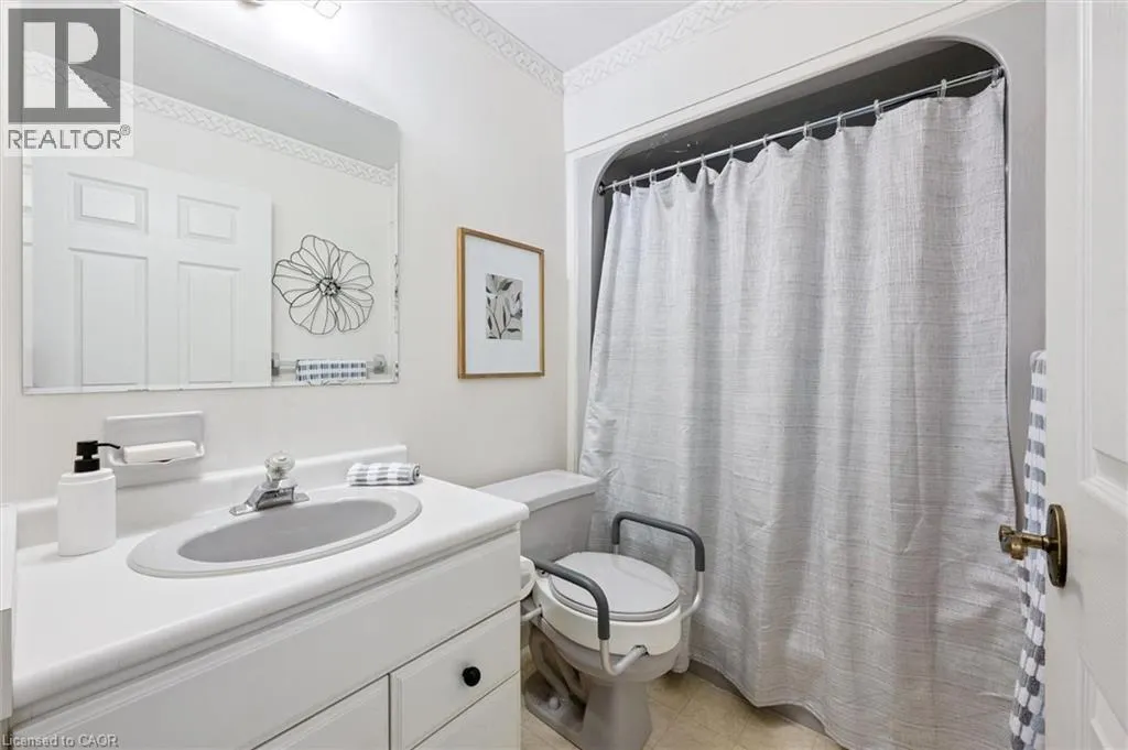 3 GARDENVIEW Court