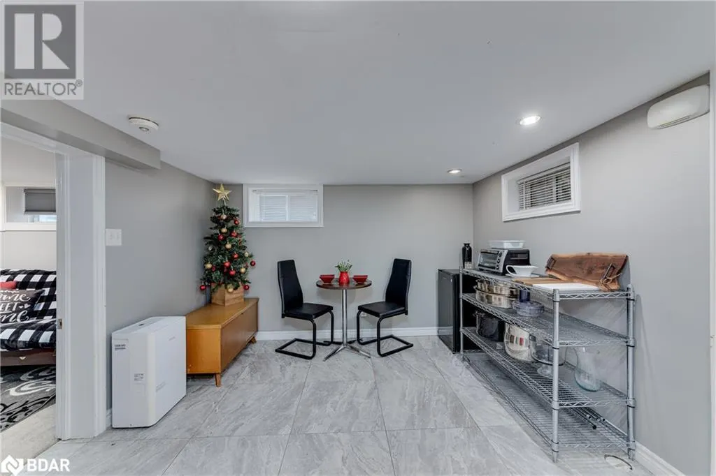 75 GUNN Street