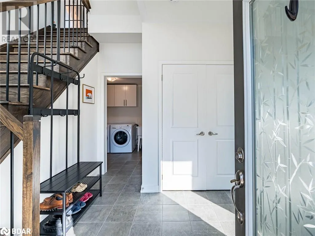 3128 MINTWOOD Circle