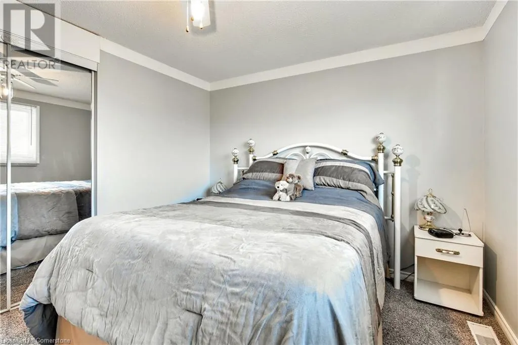 135 LINWELL Road