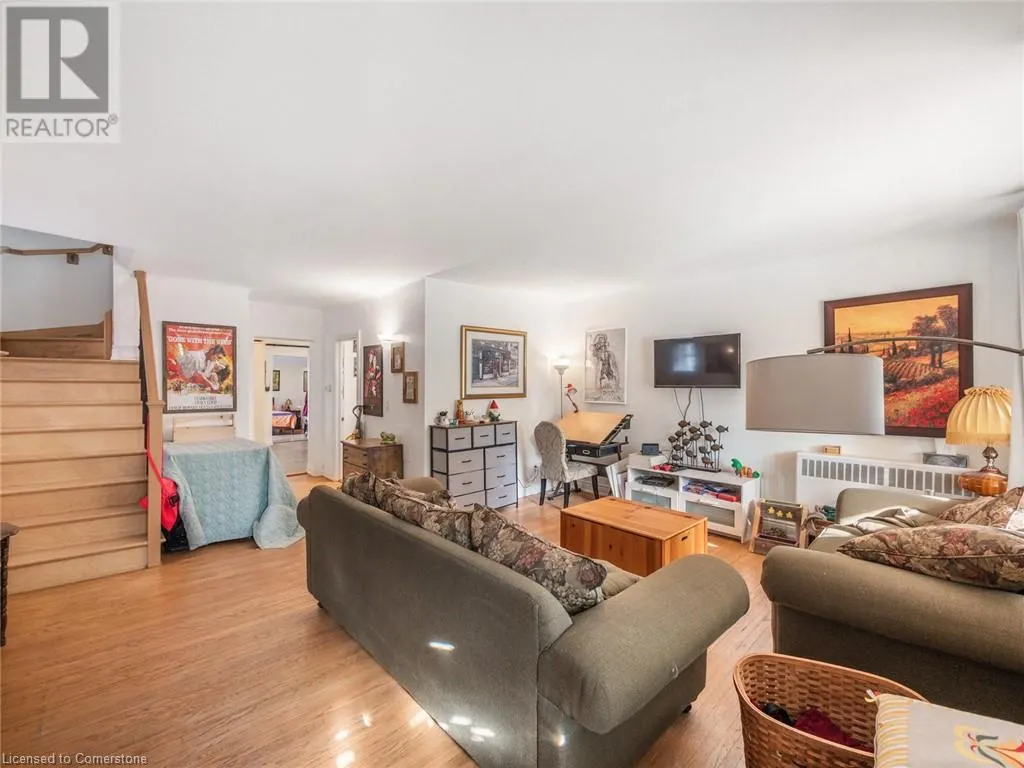 58 WOODLAND Avenue