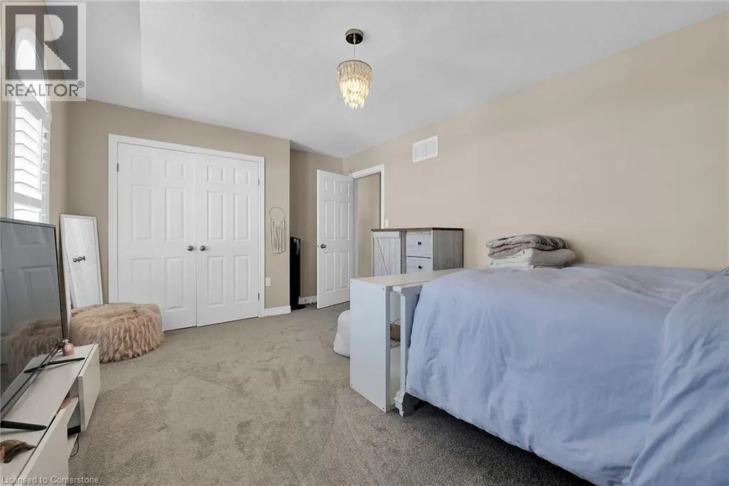 8 CHARTWELL Circle