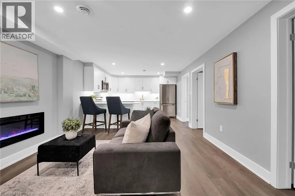 8 CHARTWELL Circle