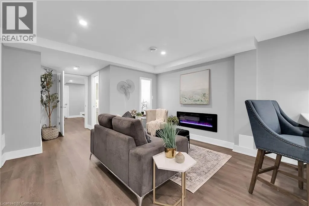 8 CHARTWELL Circle